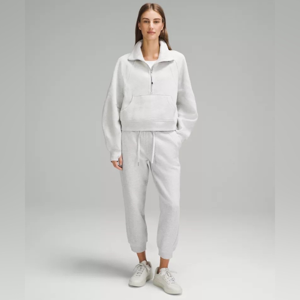 Lululemon Scuba High Rise Cropped Jogger Size 6